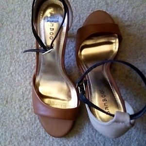Bamboo Heels Size 7-8 Womens and Tan Handbag Purse